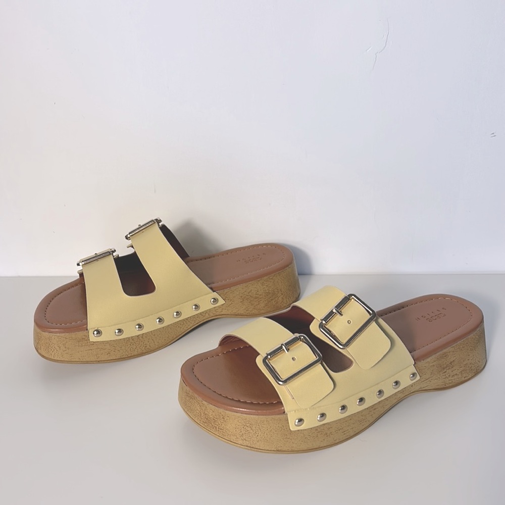 NWOT ASOS DESIGN  flatform clogs in pale yellow